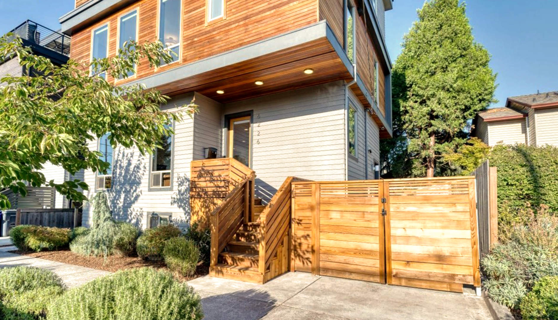 007-Photo-Front Entry