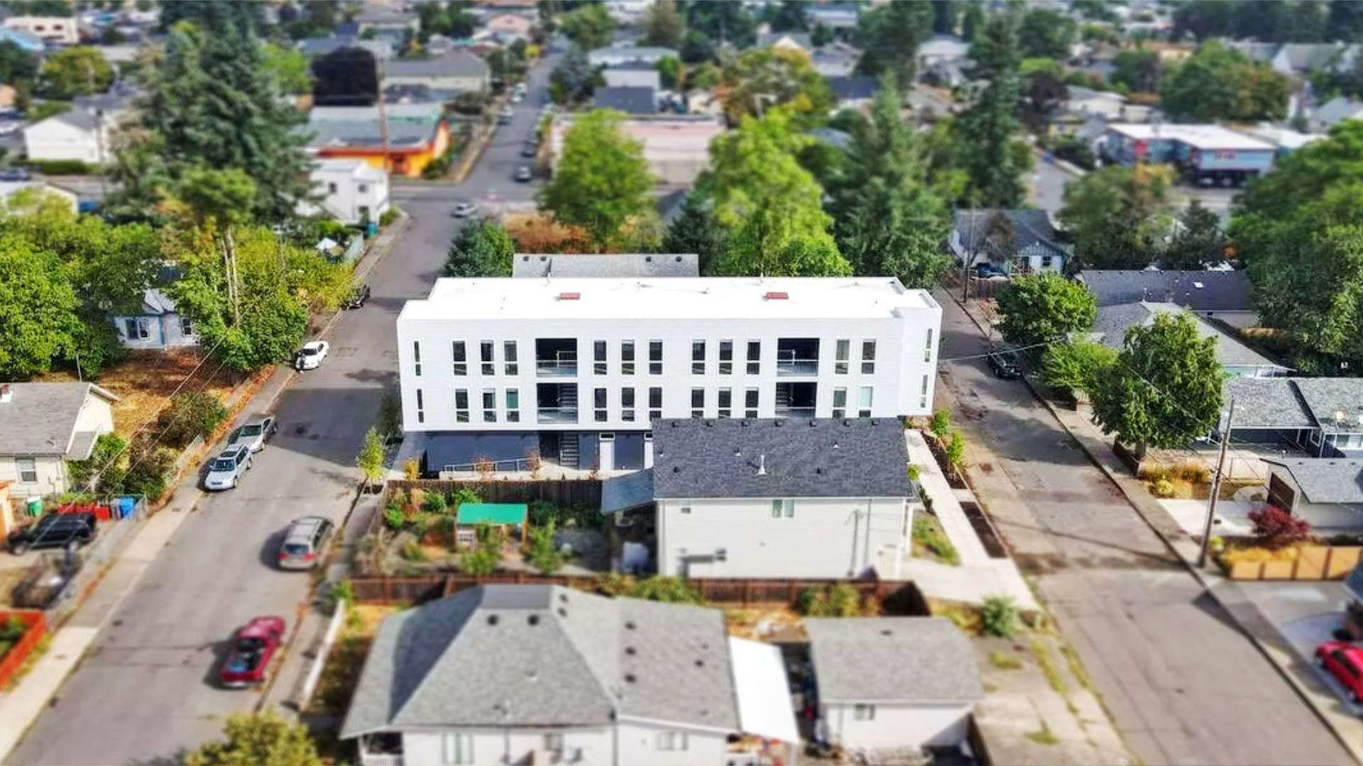 094 – Photo – Exterior Aerial South